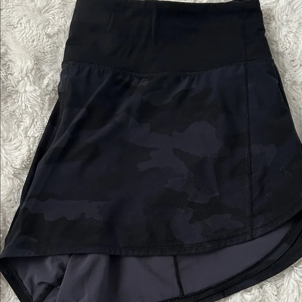 lululemon athletica black Camouflage Speed up shorts 4” - Picture 2 of 3